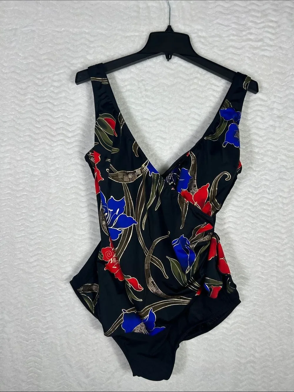 Longitude Swimsuit 22W Black Red Floral‎ Tummy Control One Piece Tropical Beach